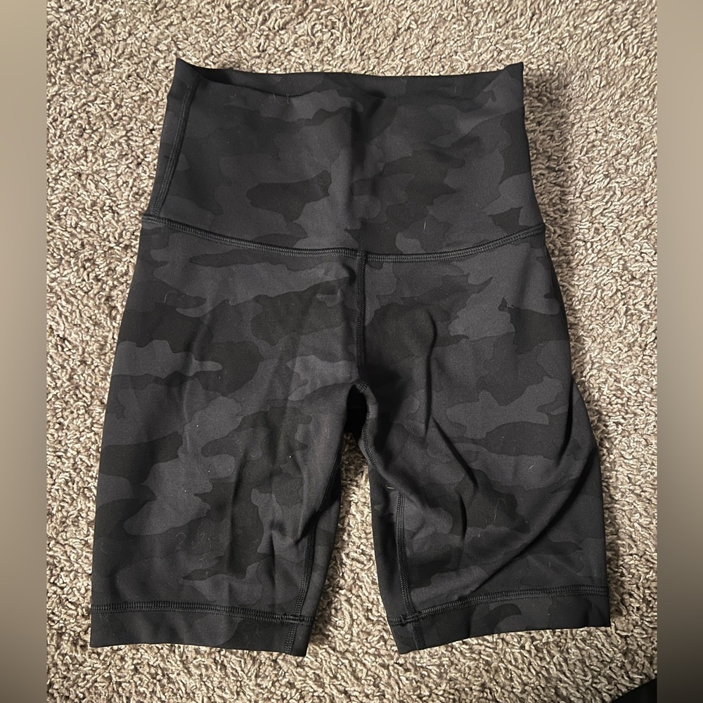 🖤 BLACK CAMO LULULEMON BIKER SHORTS 🖤